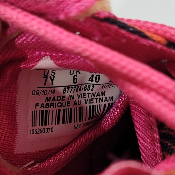 NIKE ROSHE RUN FLORAL PRINT MULTI-COLOR YOUTH SIZE 7/WOMEN 8.5 677784-602 A9 - Picture 5 of 15